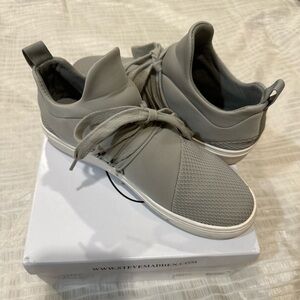 Gray Steve Madden Lancers